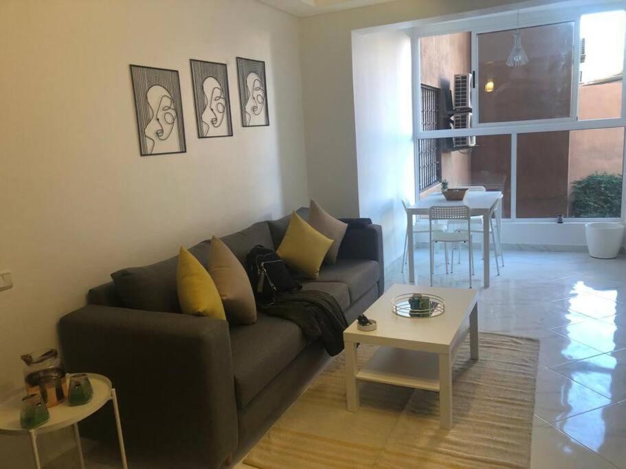 Center De Gueliz Avec Piscine Appartement *